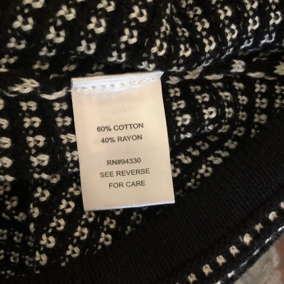 Elegant Minimalist dress - Picture 7 of 8